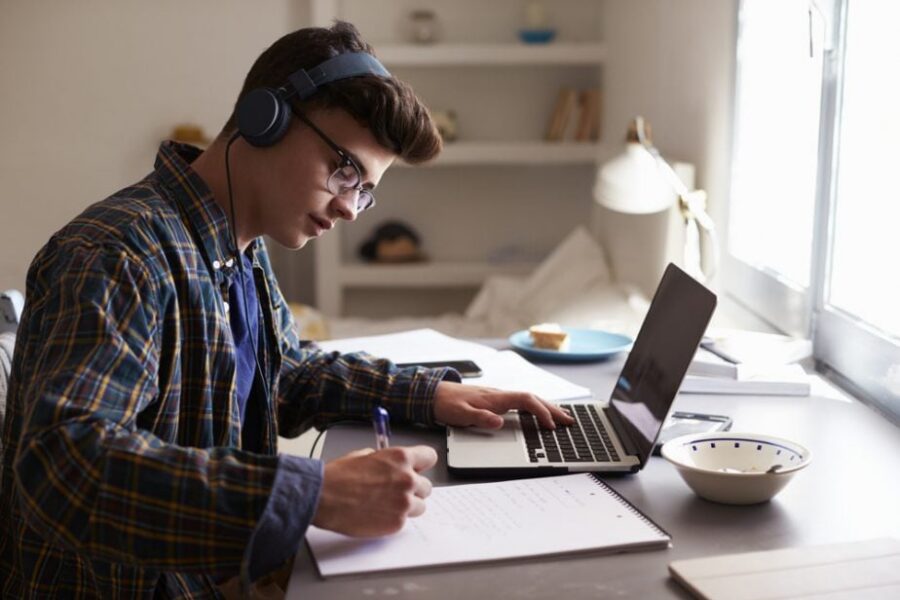 💻 Como a Tecnologia Está Mudando a Forma de Trabalhar e Estudar