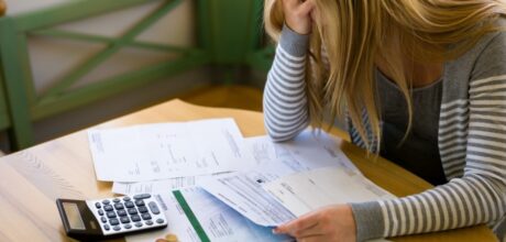 Como sair das dívidas e decidir o que pagar primeiro
